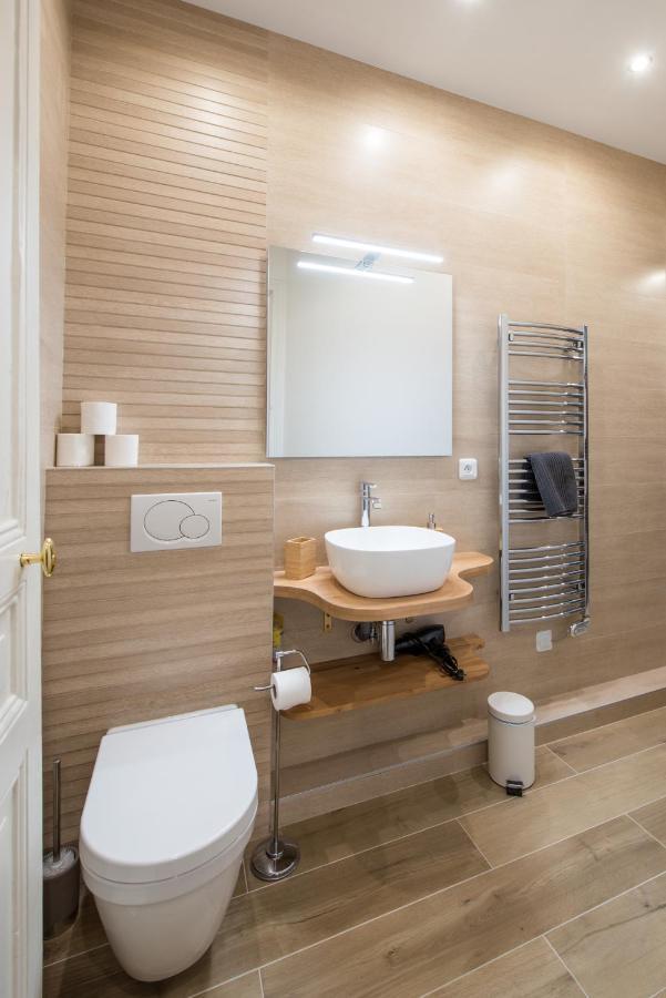 2 Bedroom Appartement Near Tour Eiffel & Trocadero Paris Exteriör bild